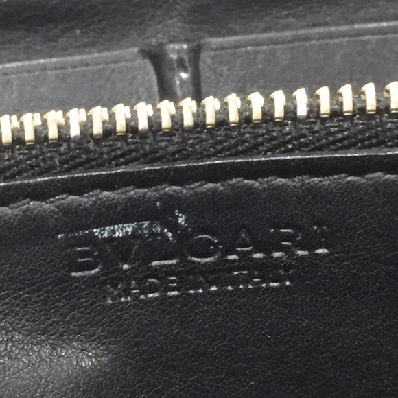 Bvlgari black smooth leather embossed logo zip wallet - Picture 9 of 11